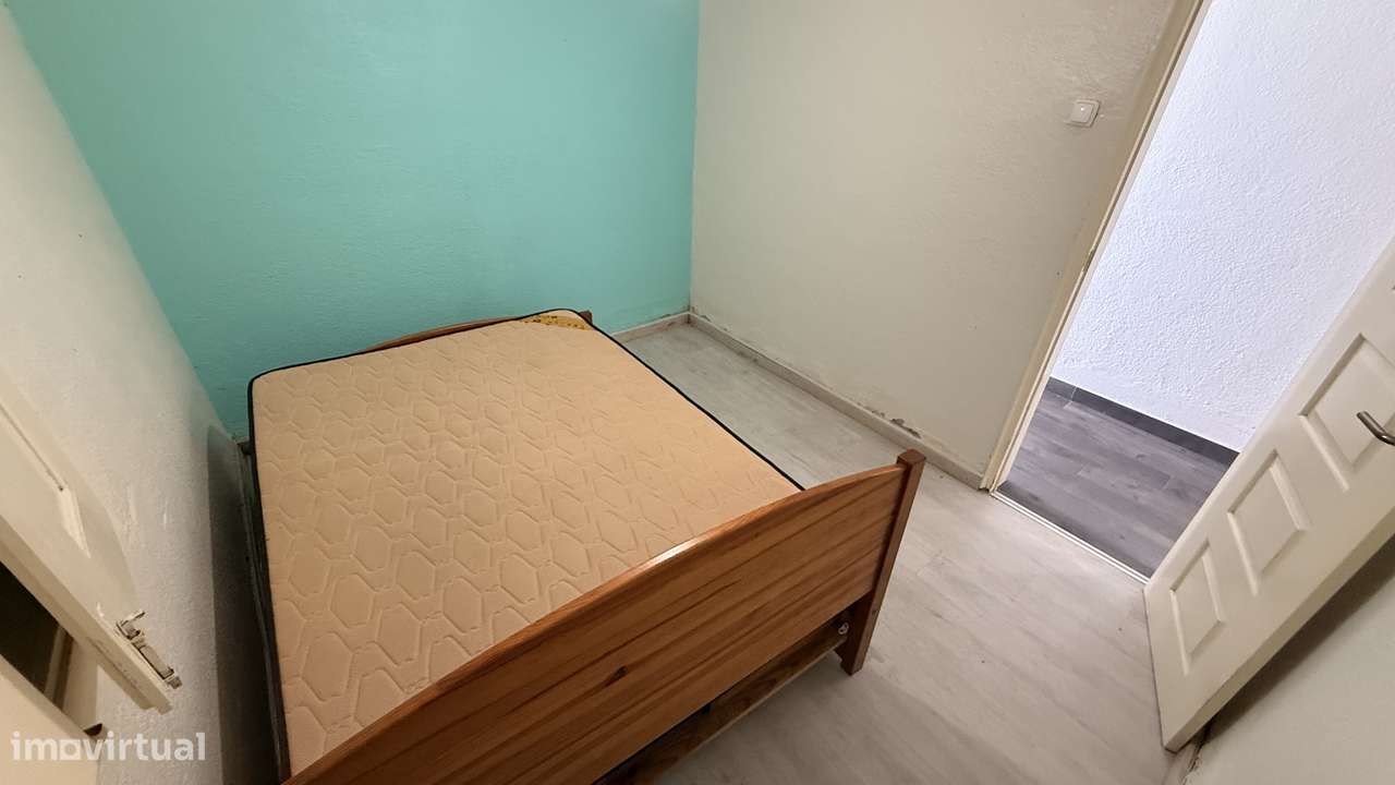 Moradia Térrea T4 no Cartaxo com Potencial de Duas Habitações - Grande imagem: 4/31