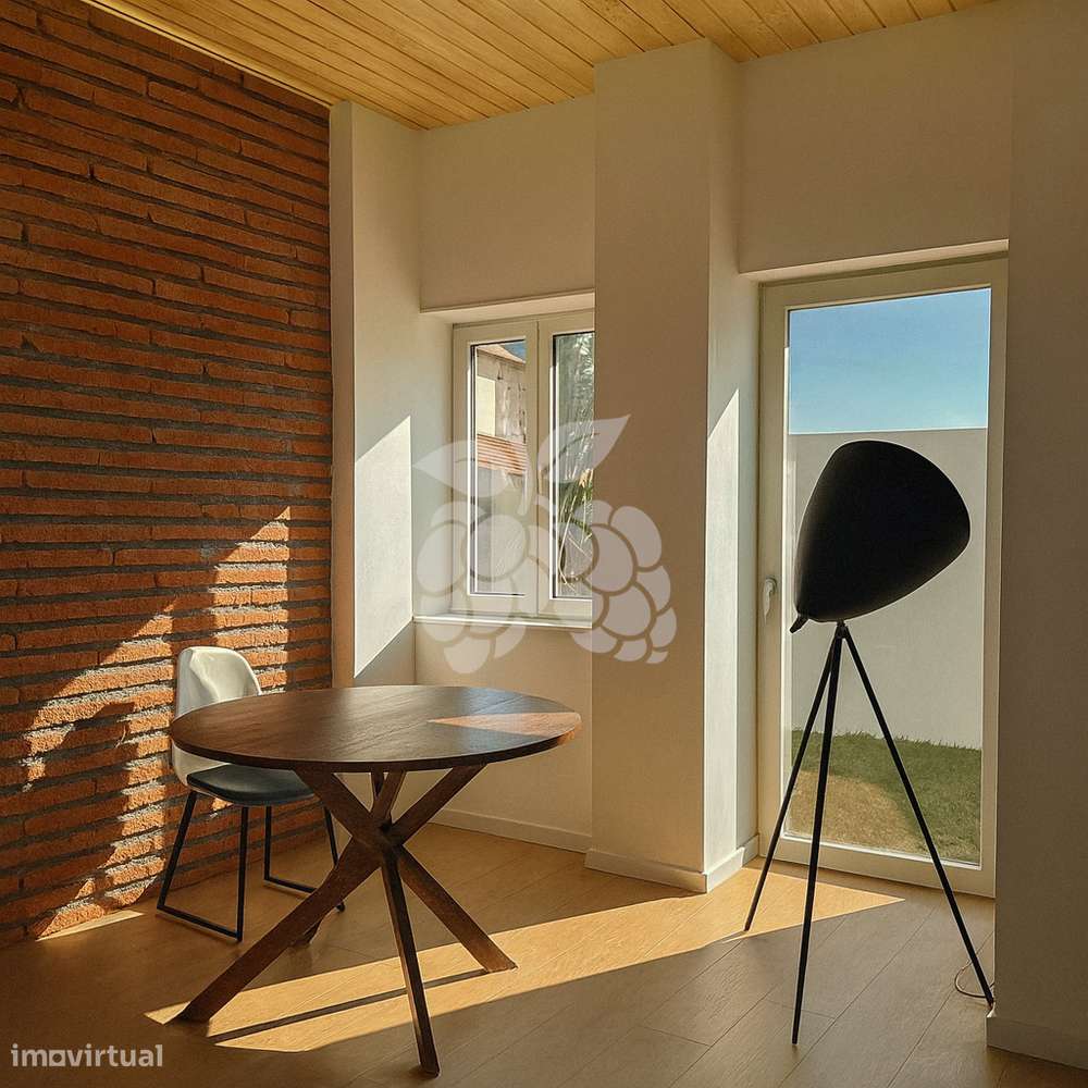 Prédio / Moradia com 2 andares, com projecto-6