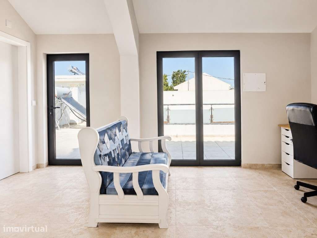 Moradia T3 +1 Renovada Pronta a Habitar Espaço, Conforto e excelent...-20