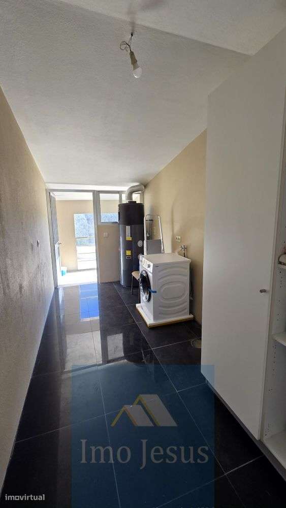 Moradia T3 centro Carvalhos-10