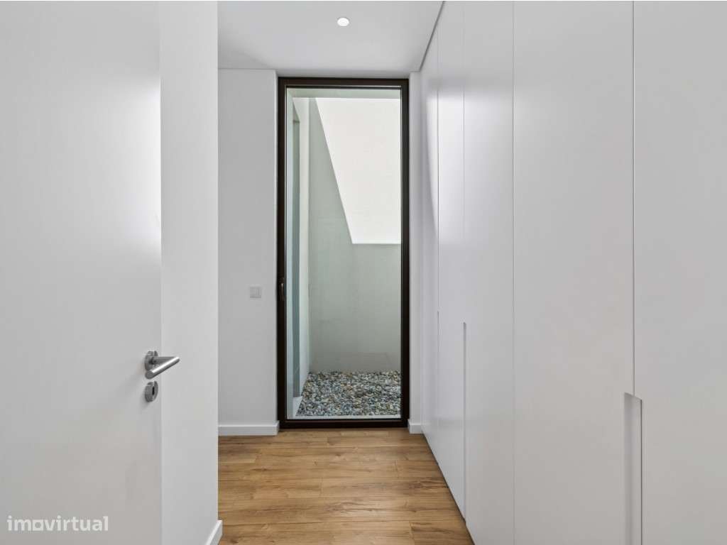 Moradia T4 com Piscina, Jardim e Vista deslumbrante sobre o Mar-40