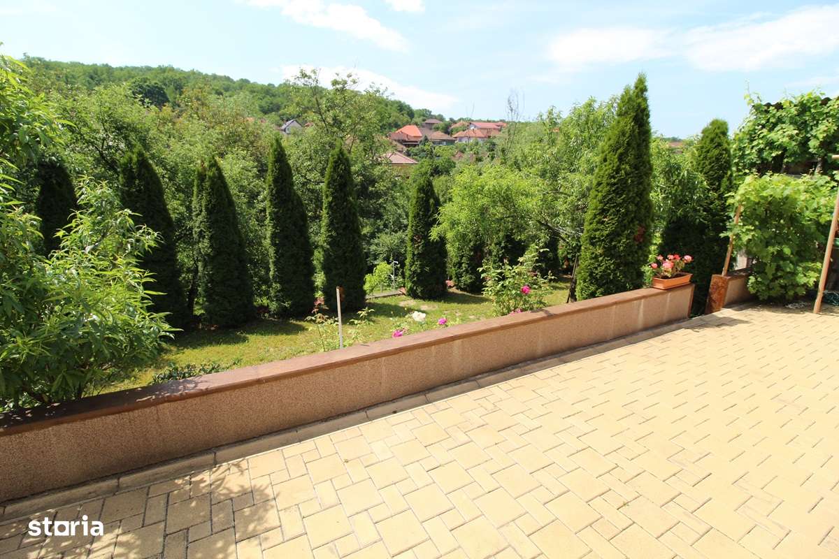 Vând casă P+E în Hunedoara, zona Chizid, teren 713mp, f.s. 17m - Imagine principală: 3/20