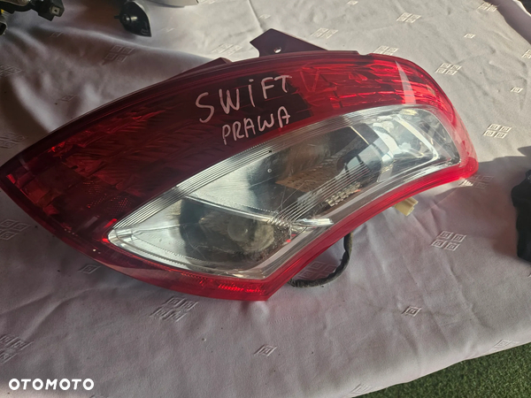 Tylna prawa lampa Europa Suzuki Swift - 4