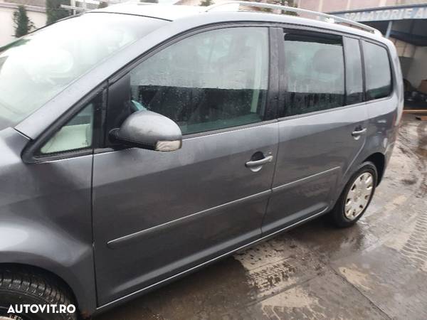 Dezmembram VW Touran 1,9 BLS - 8