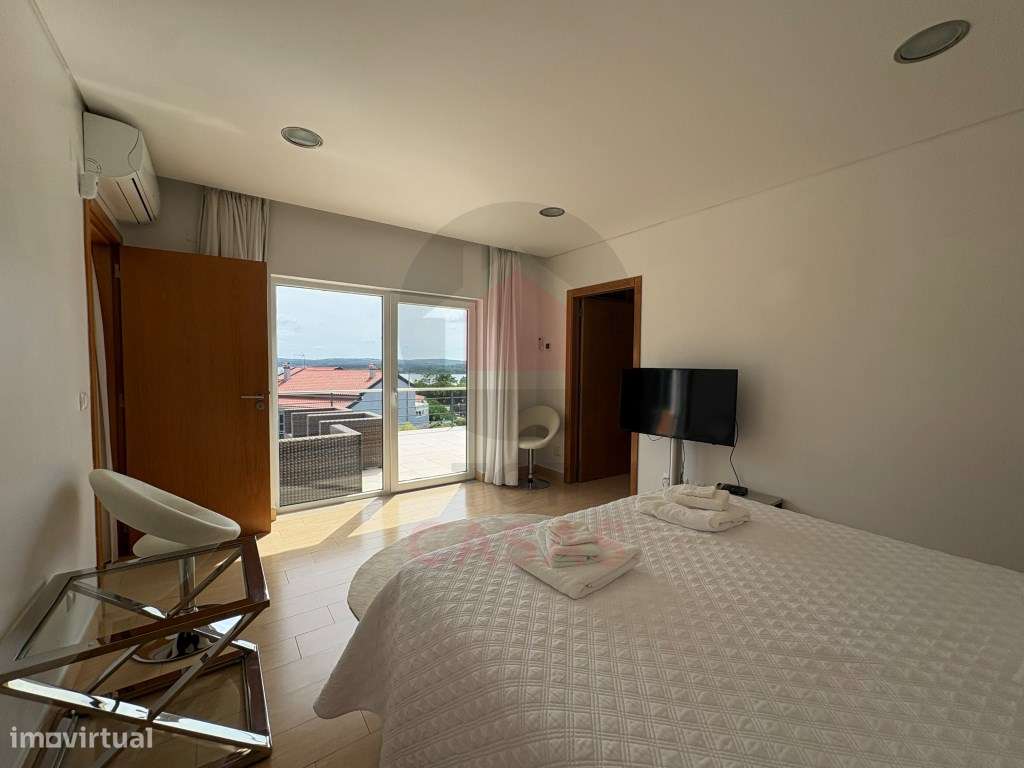 Moradia Contemporânea de Luxo com Vista Deslumbrante sobre a Lagoa ...-41