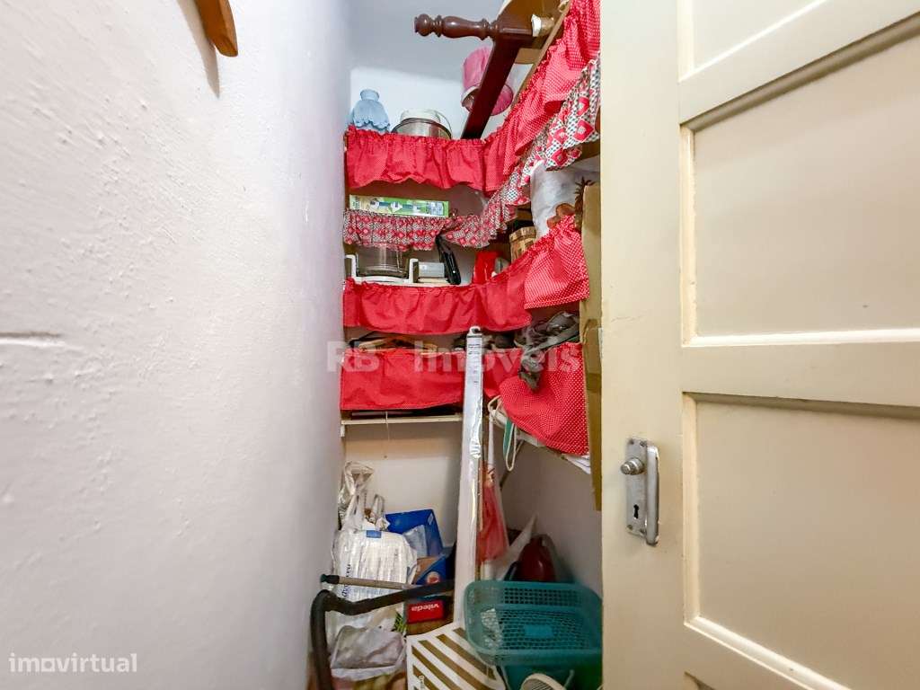 Apartamento T2 a nível do rés do chão com logradouro no centro do E...-19