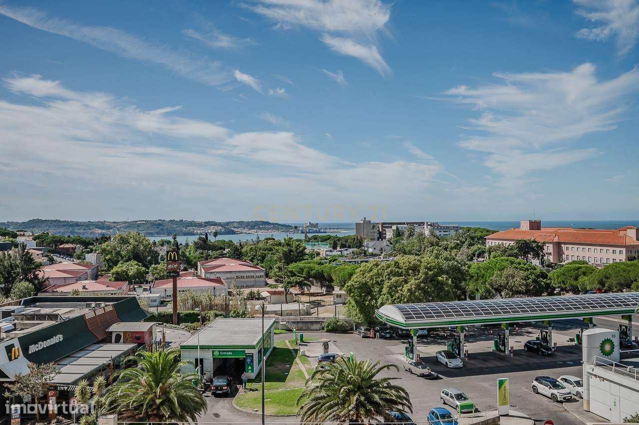 T4 Torres do Restelo – Vista Mar e Rio, Garagem, Arrecadação, Roupeiro - Grande imagem: 2/37