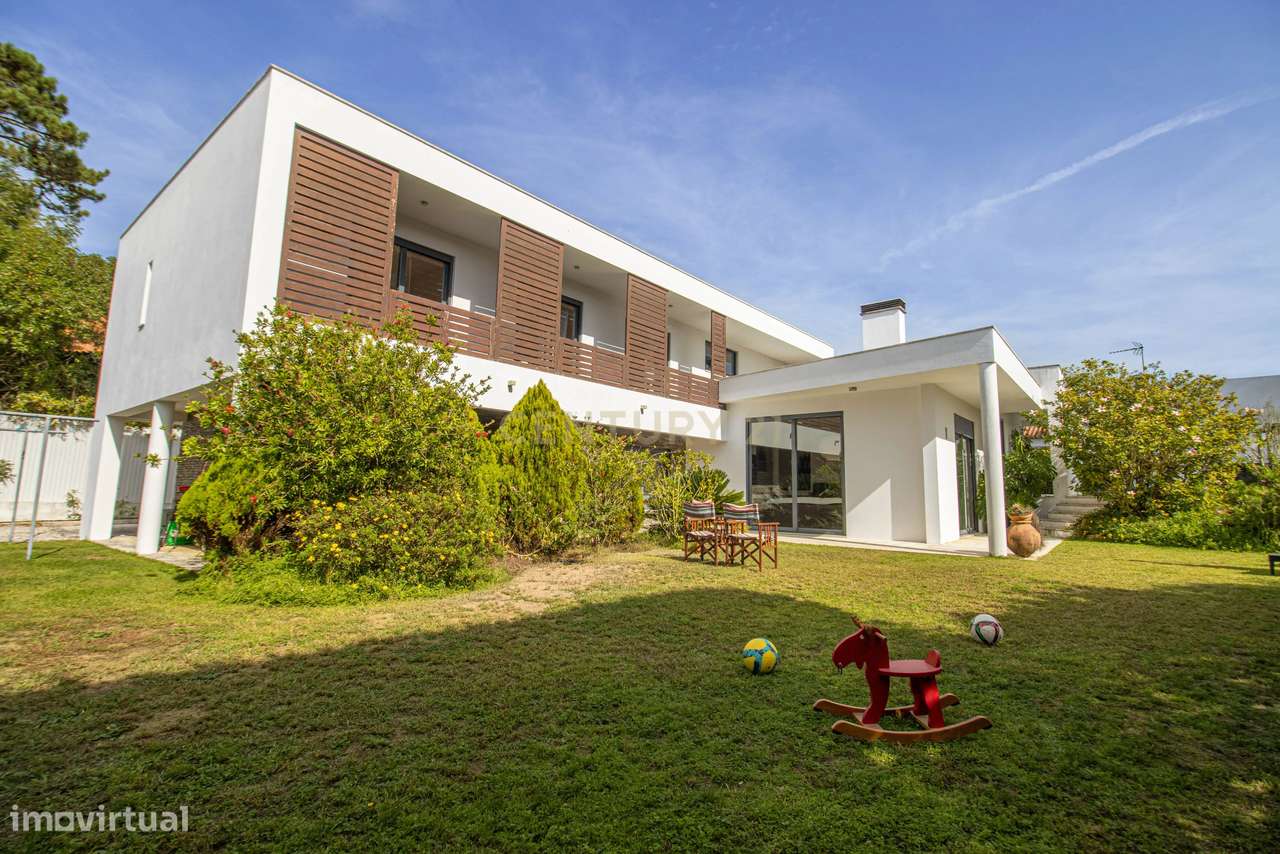 Moradia Isolada T4 291m2 em Lote de 1050 m2 em Mucifal, Colares, Sintr-0