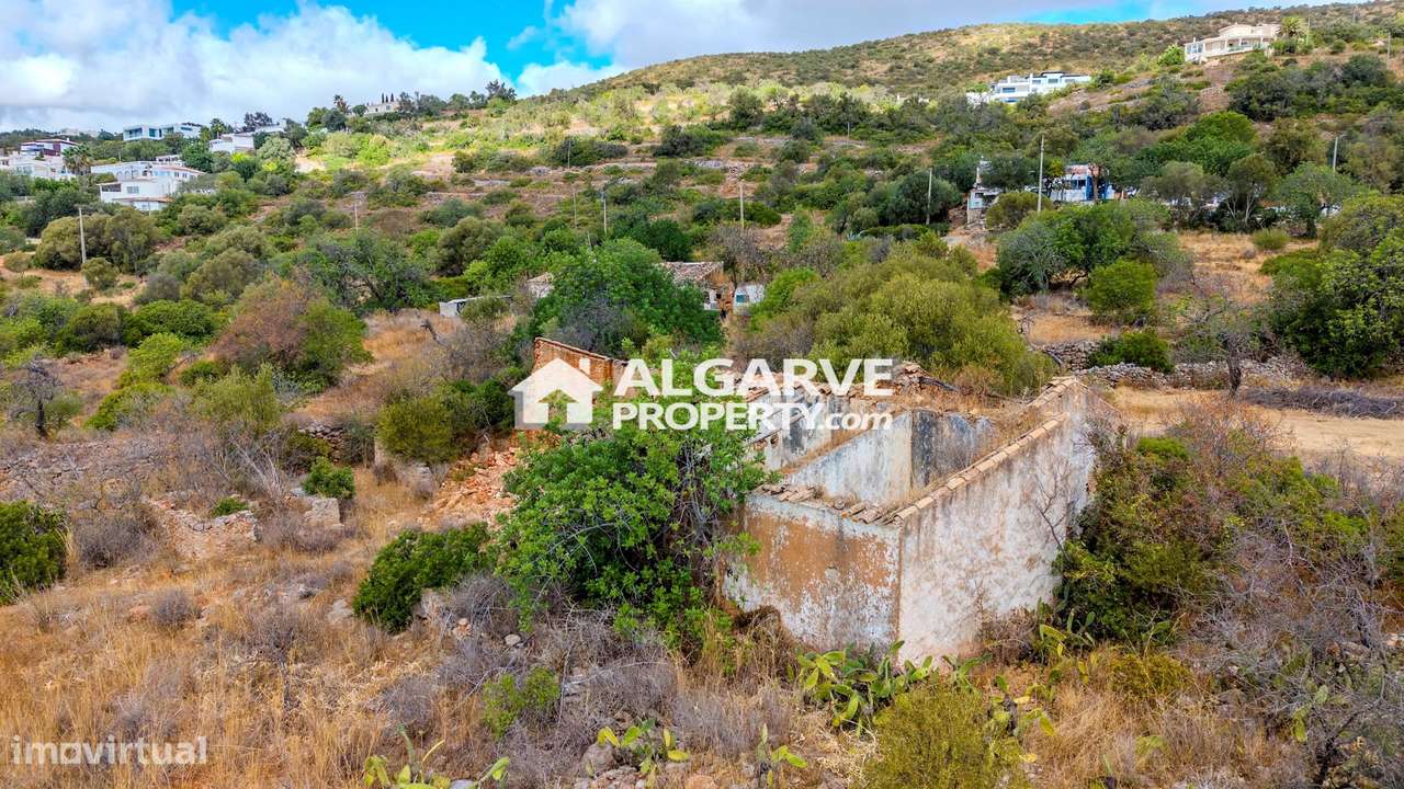 Terreno de 1.400 m² em Santa Bárbara de Nexe com viabilidade de constr - Grande imagem: 4/22