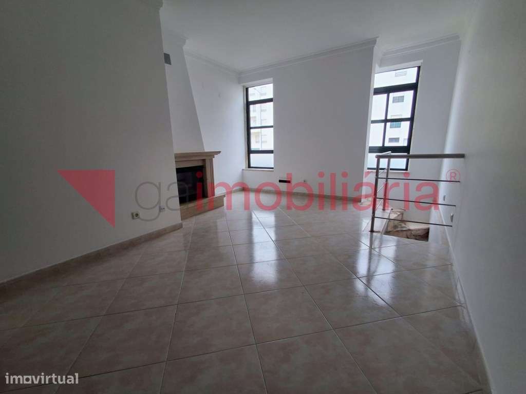Apartamento T2+2 em Paredes, Alenquer-6