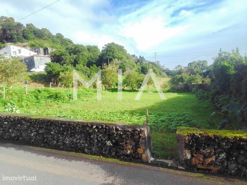 Terreno c/ viabilidade de construção - São Jorge