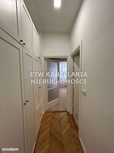 Loftowe mieszkanie w kamienicy z ogródkiem-10