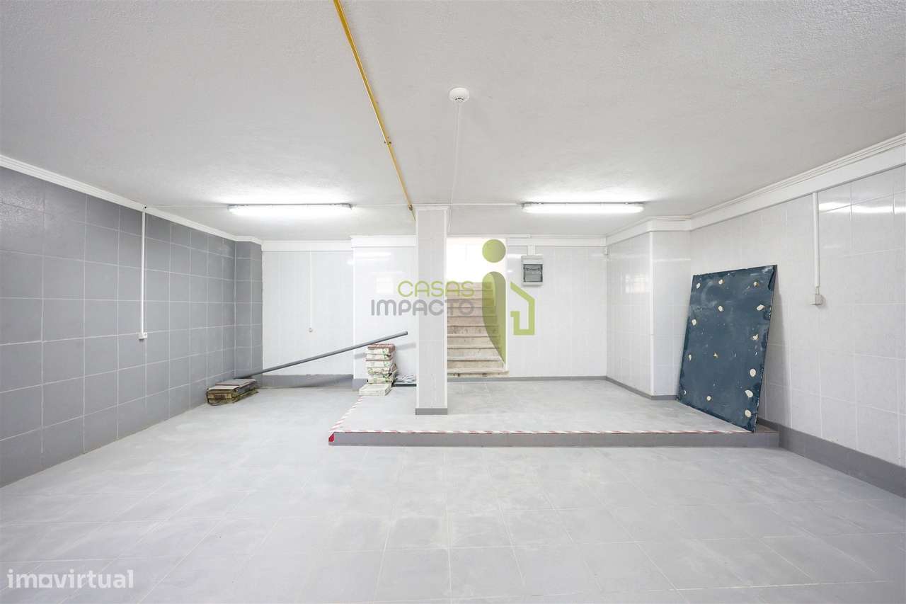 Loja para Venda em Carnaxide | 145 m² de Potencial para o Seu Negócio-13