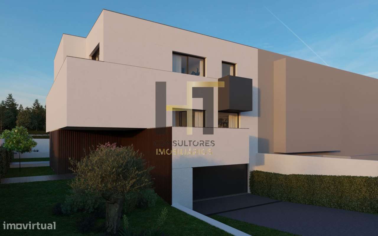 Moradia T3 | 235m² de Logradouro + Possibilidade de Piscina | Varanda-26