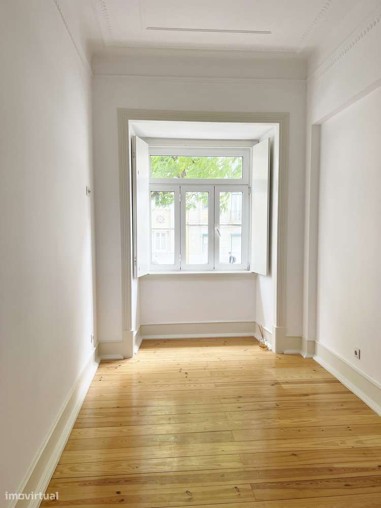 Apartamento T2+1 junto à Gulbenkian-24