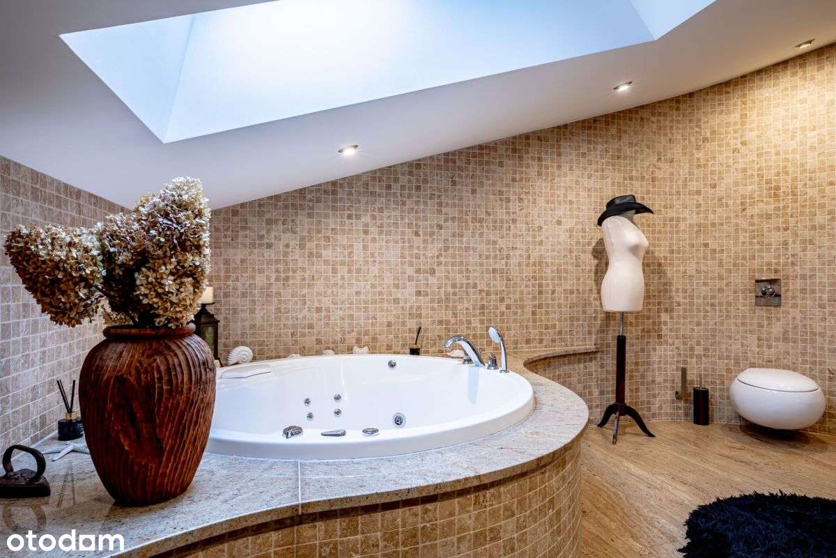 Elegancki dom z częścią biurowo-magazynową - Pełny obrazek: 5/20