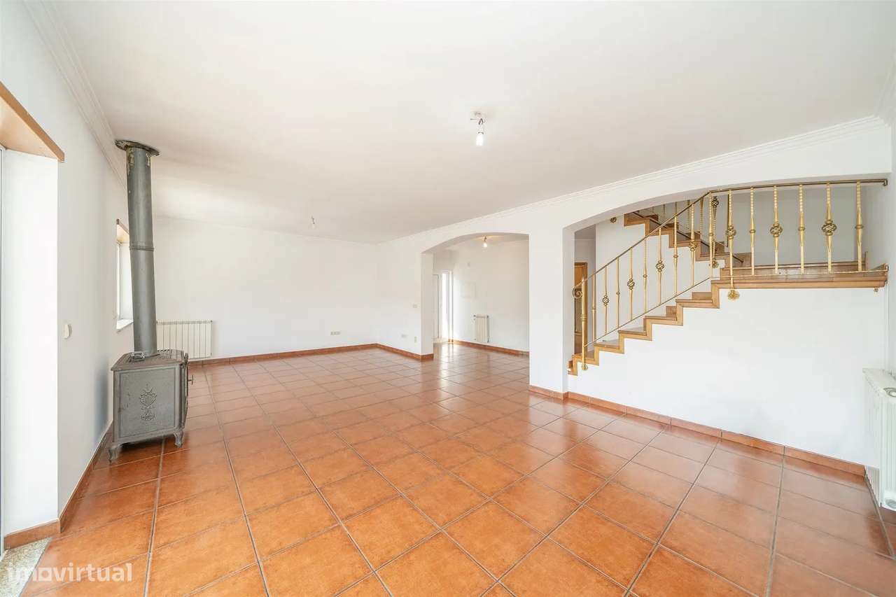Moradia T4 com piscina nas Marinhas | Esposende-14