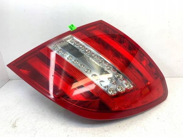 MERCEDES C KLASA W204 LAMPA PRAWY TYŁ KOMBI PRAWA TYLNA A2048206564 - 14