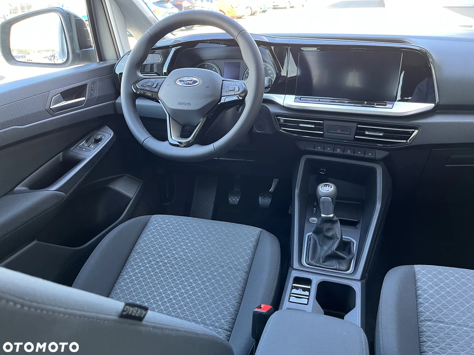 Ford Tourneo Connect Grand - 15