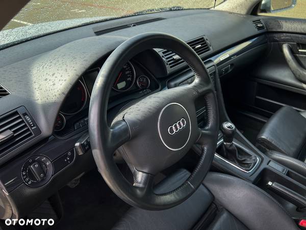 Audi A4 Avant 2.5 TDI Quattro - 26