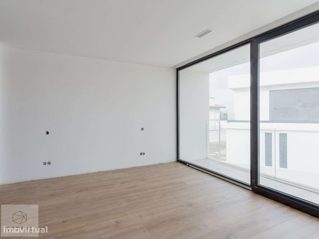 Moradia T4 com piscina no Magoito Sintra-10