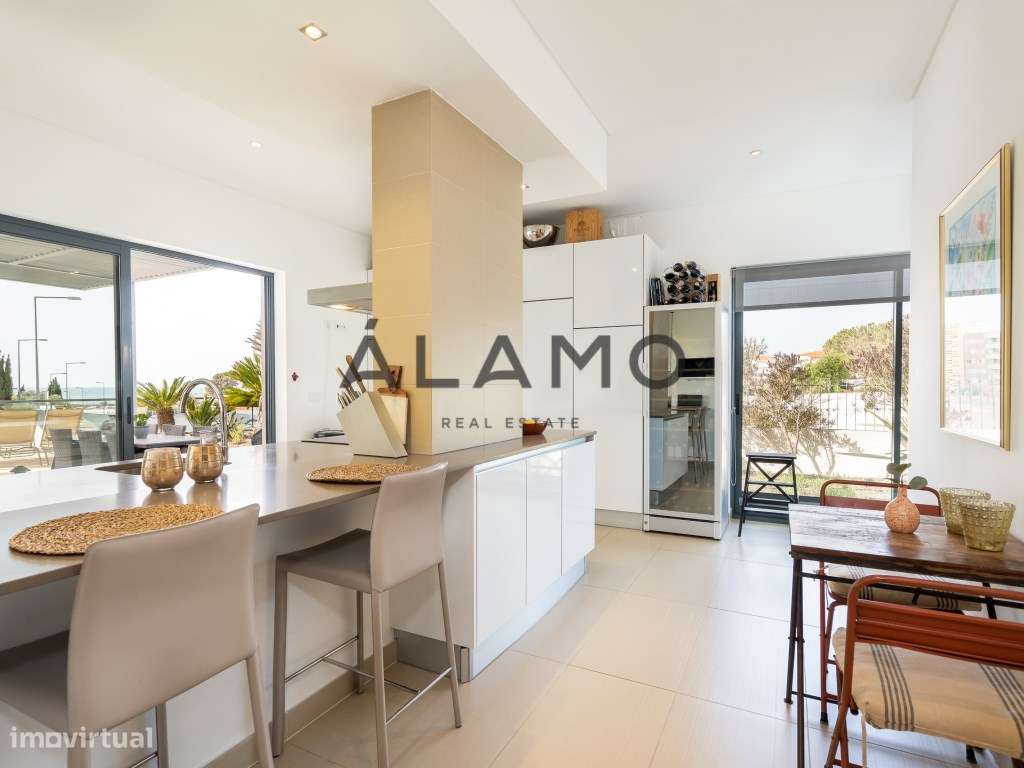 Fabuloso Apartamento T3 com vista mar-1