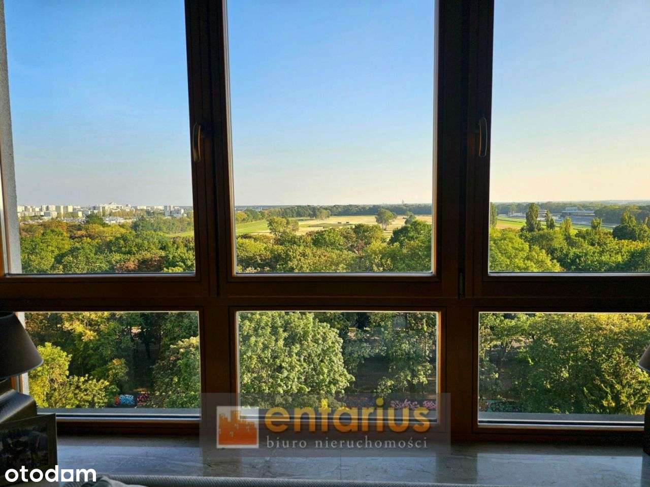 Apartament z pięknym widokiem na Tor Wyścigów Konn-1