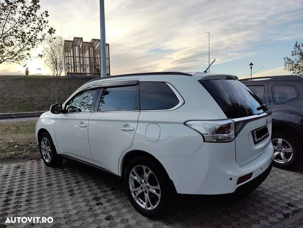 Mitsubishi Outlander 2.2L DI-D AS&G 6MT 4WD Instyle A60 - 3