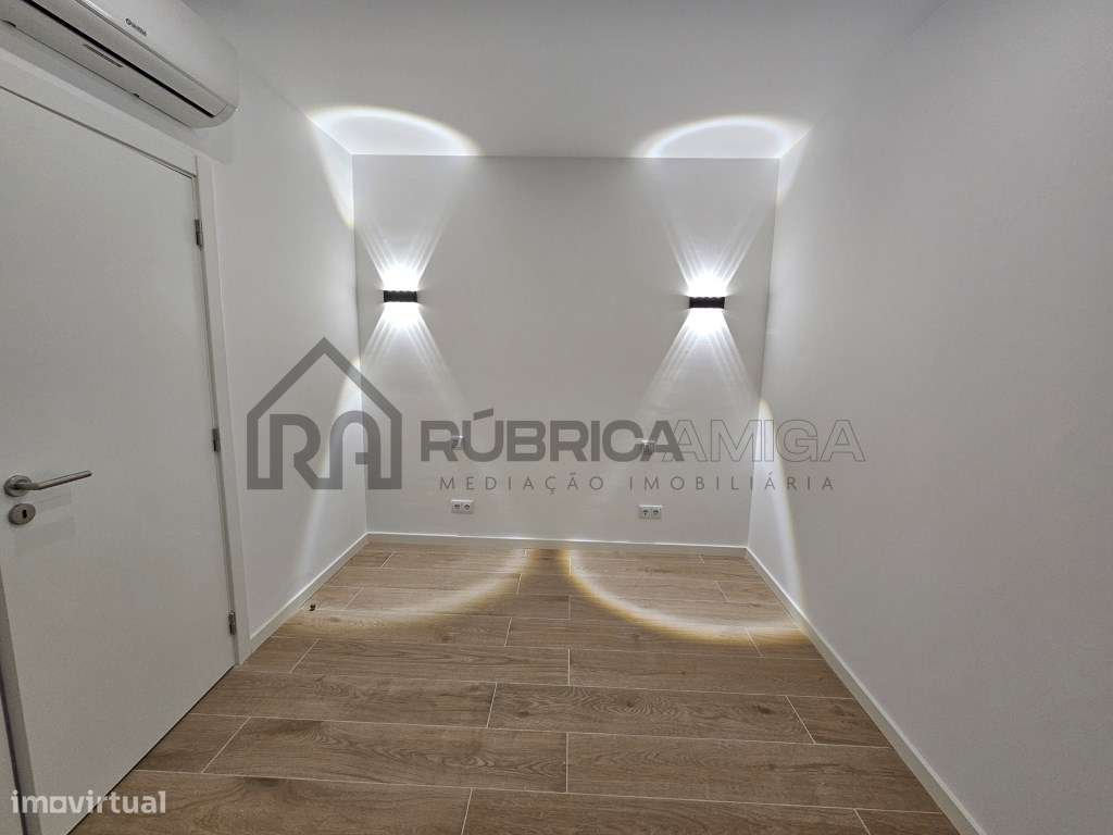 Moradia recuperada com garagem em Loulé-5