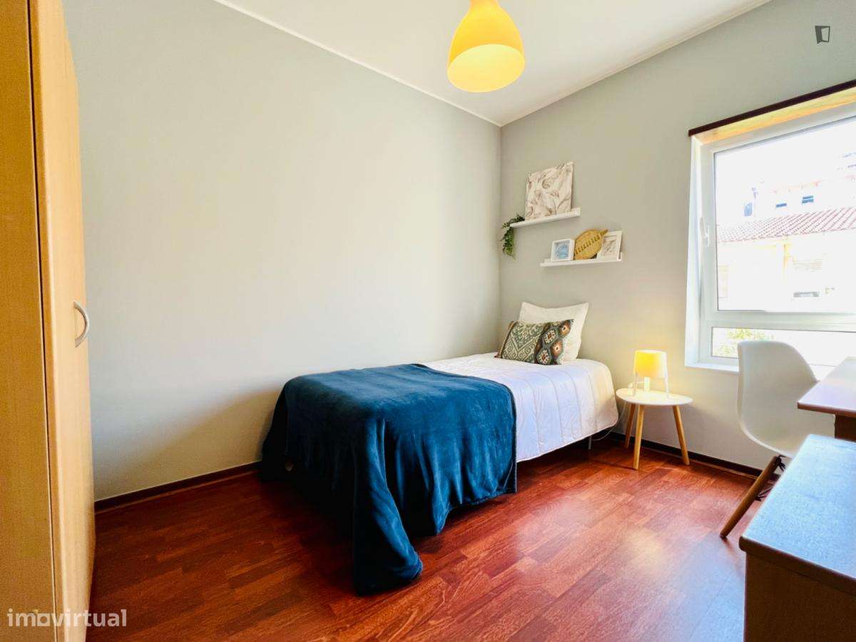 Quarto - localizado em Olivais Coimbra - Grande imagem: 3/9