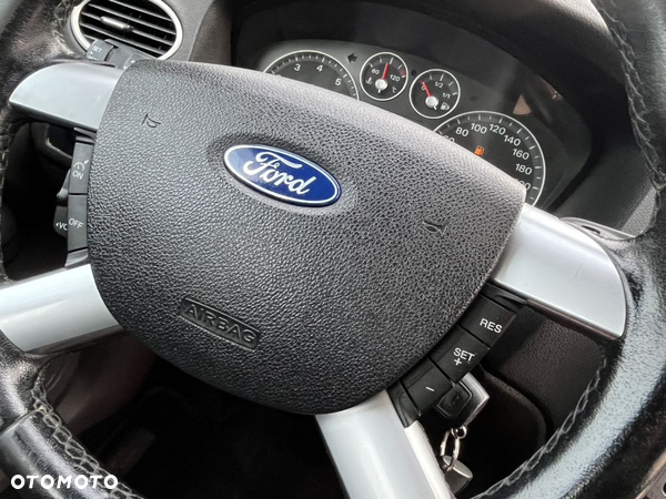 Ford Focus 1.6 16V Ghia - 15