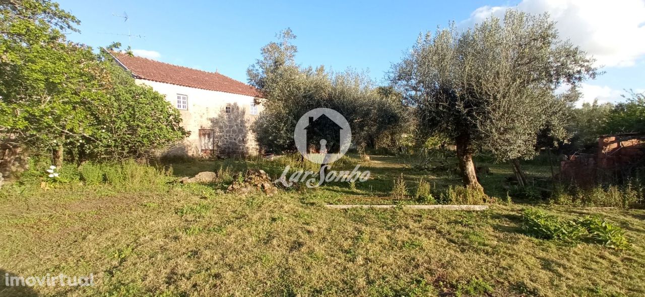 Casa em pedra com terreno em Barcelos