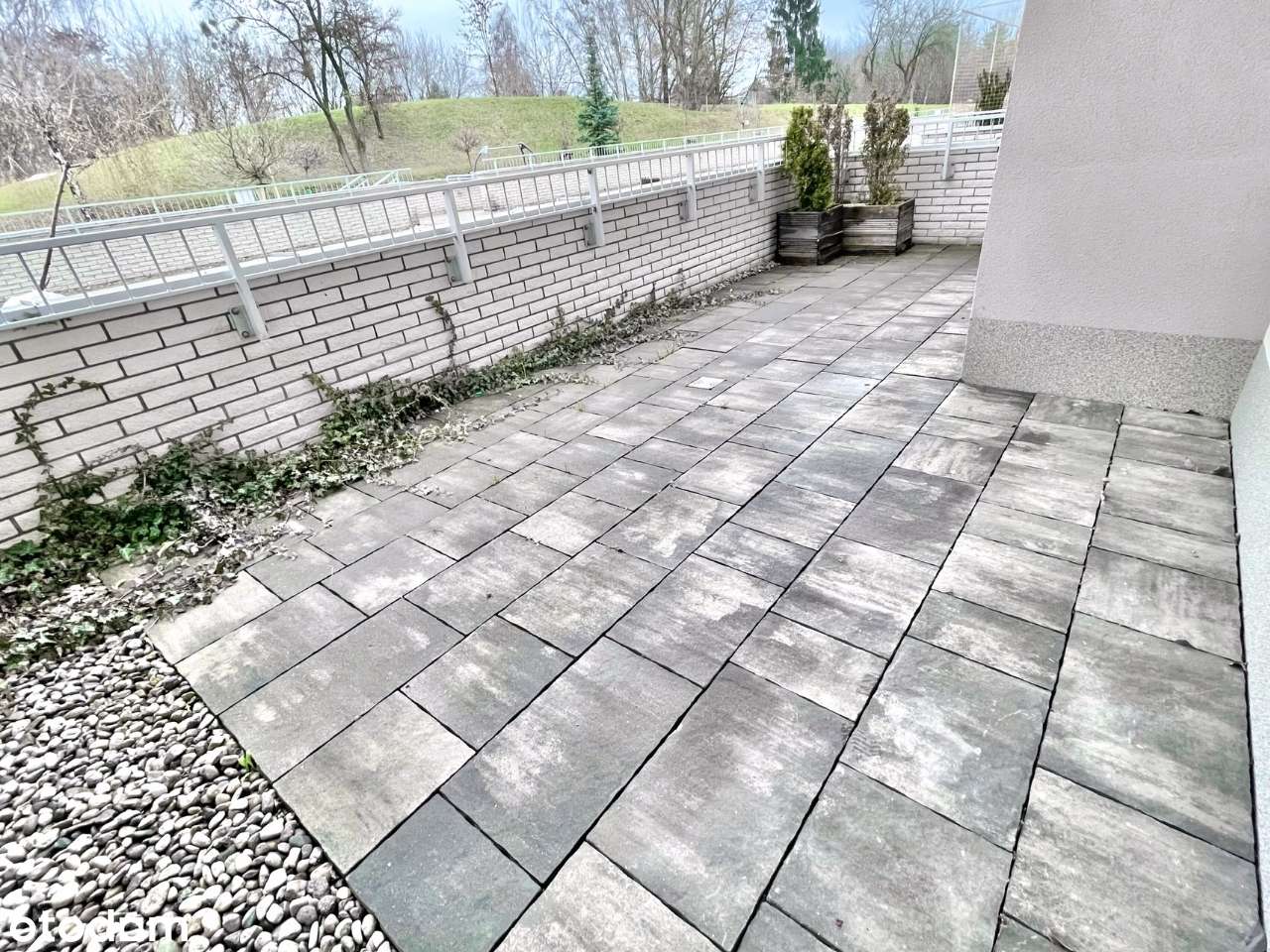 Nowe 2 pokoje z tarasem / ogródkiem, + garaż + komórka, niedaleko WKD-7