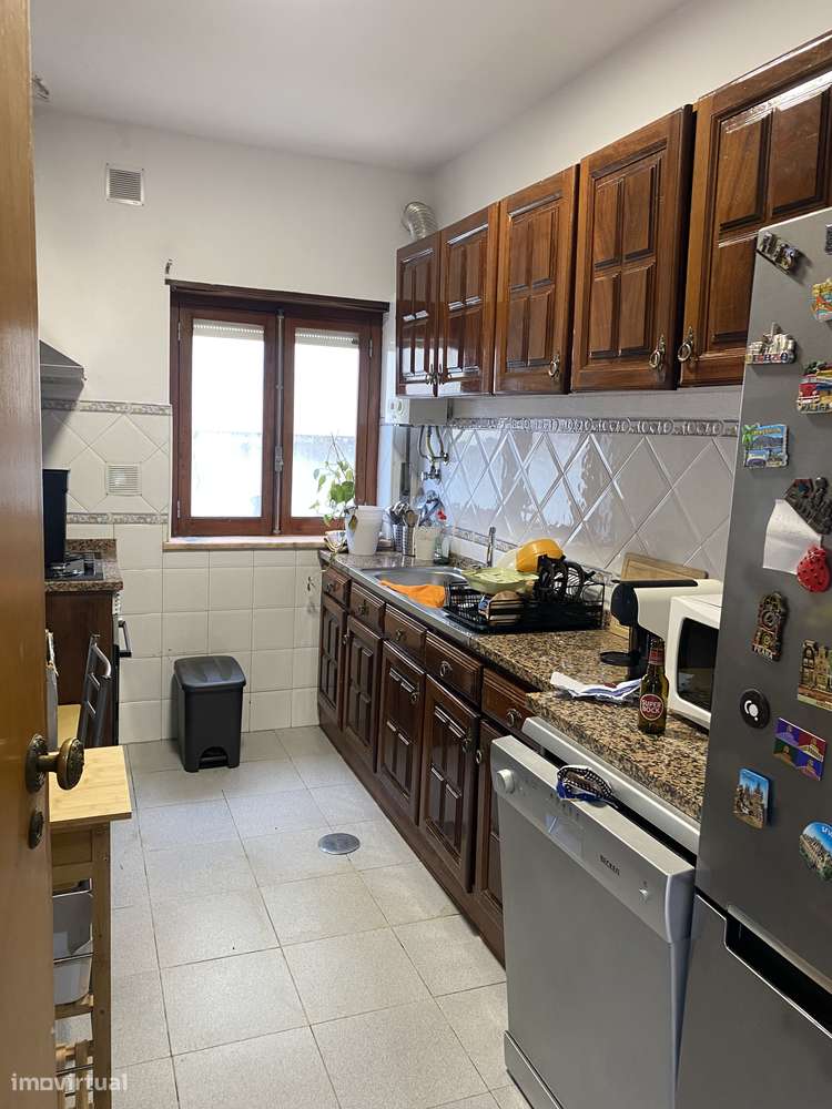 Vende-se T3 com grande espaço exterior em Santa Clara, Coimbra.-14