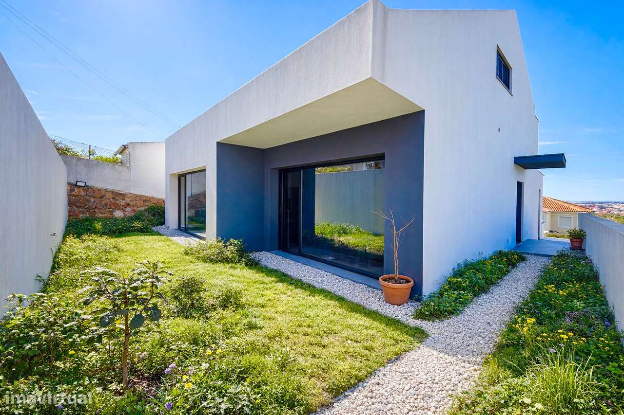 Moradia T4 no Varatojo – Torres Vedras | Terraço panorâmico e garagem-34