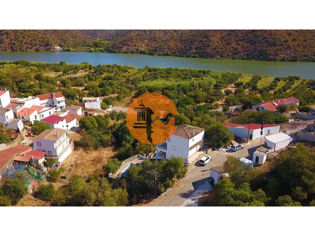 Moradia V4 com terreno + 1 estúdio com vista do rio em Álamo - Grande imagem: 4/45