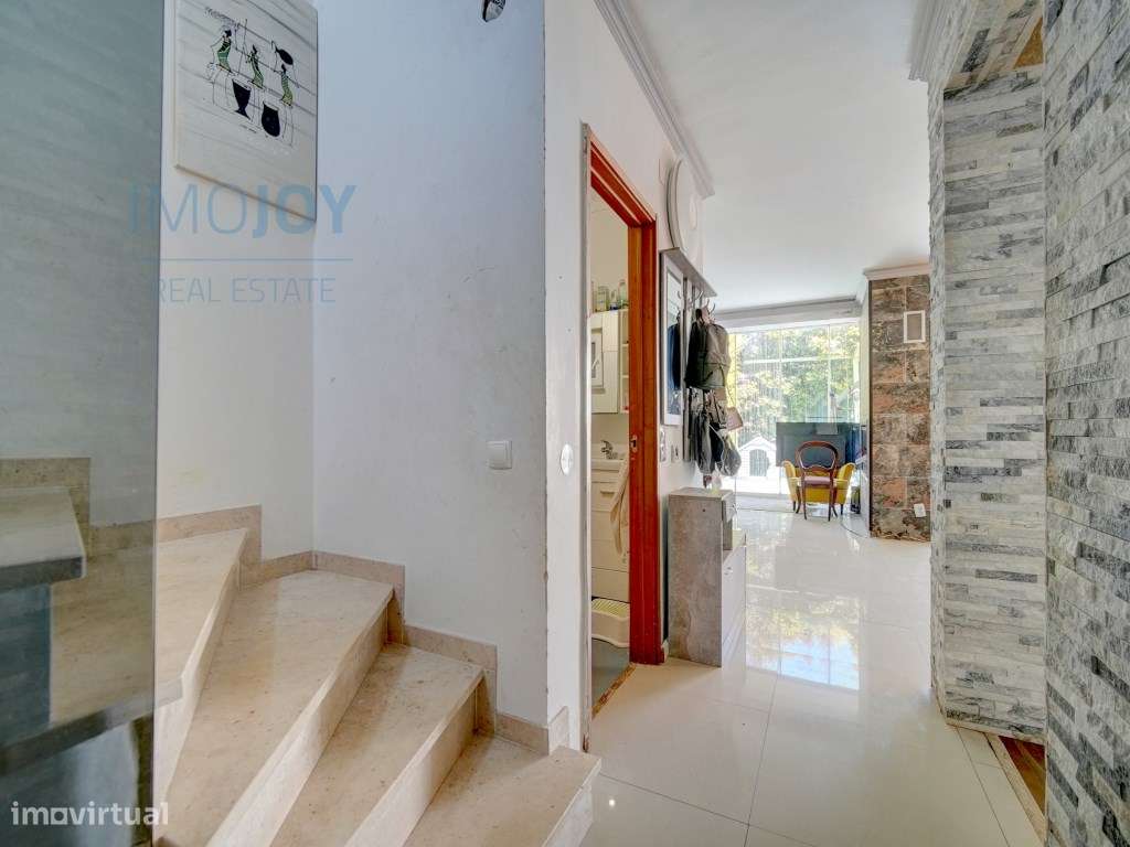 Charmosa Moradia T3 com Vista Mar no Alto do Lagoal-10