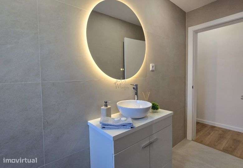 &#127991;&#65039;Apartamento T3 Remodelado em Benfica – Moderno e Cent-20