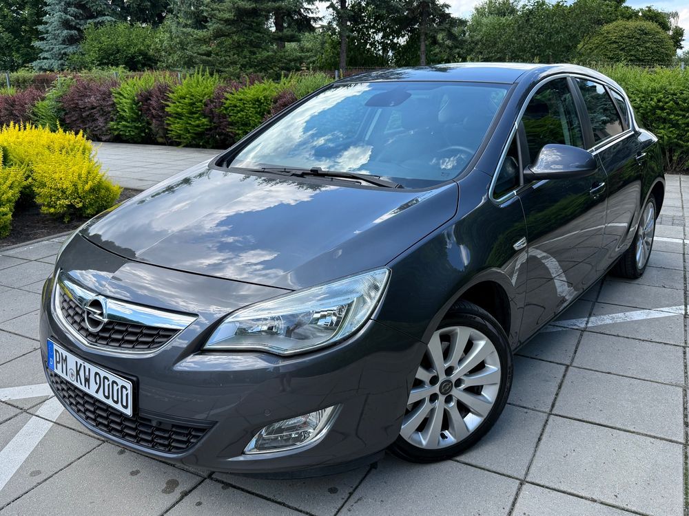 Opel Astra J 1.6 Turbo Cosmo 2010