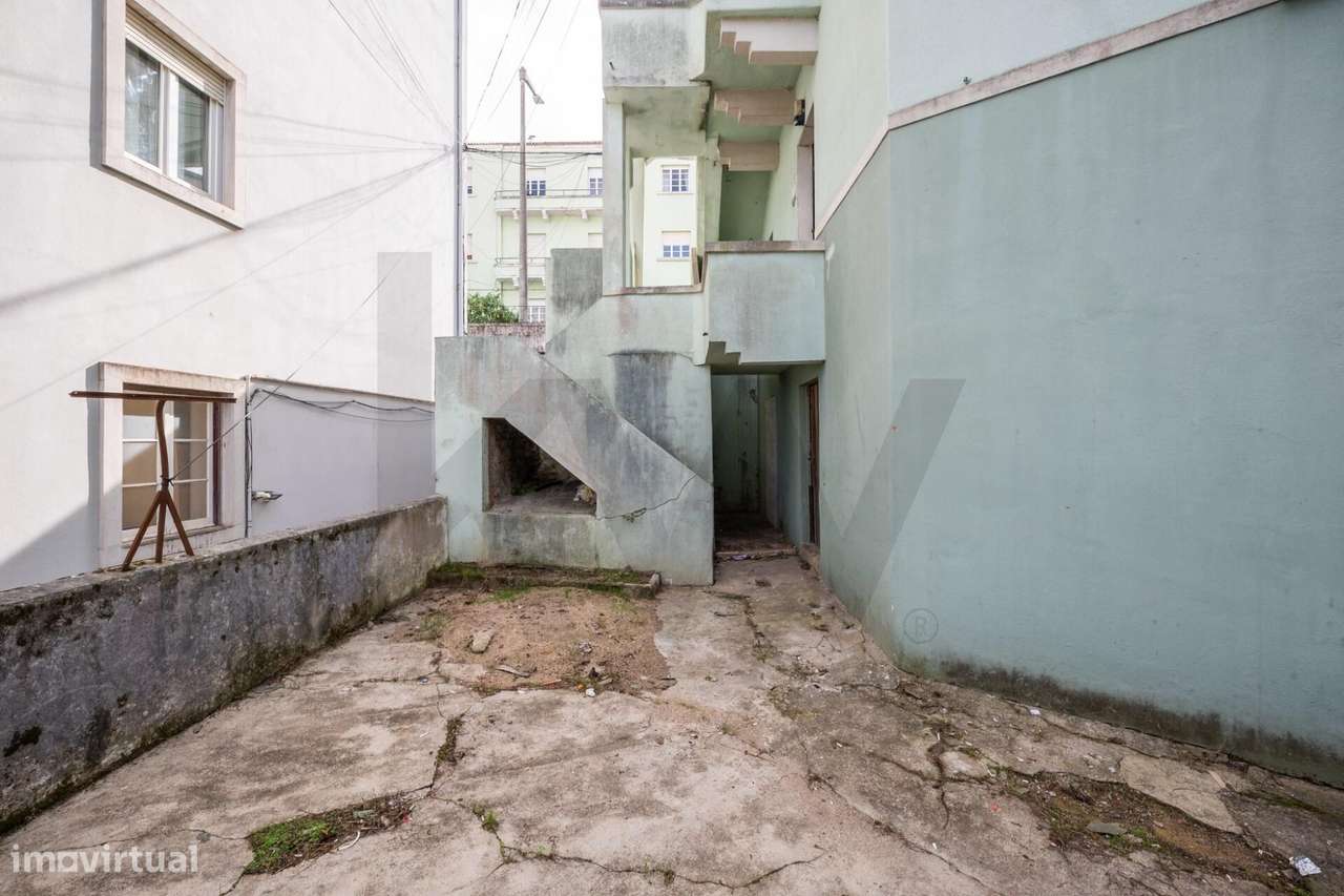 1º Andar Fração Autónoma Conchada | [7] Unidades Rendimento | Yield Br-14