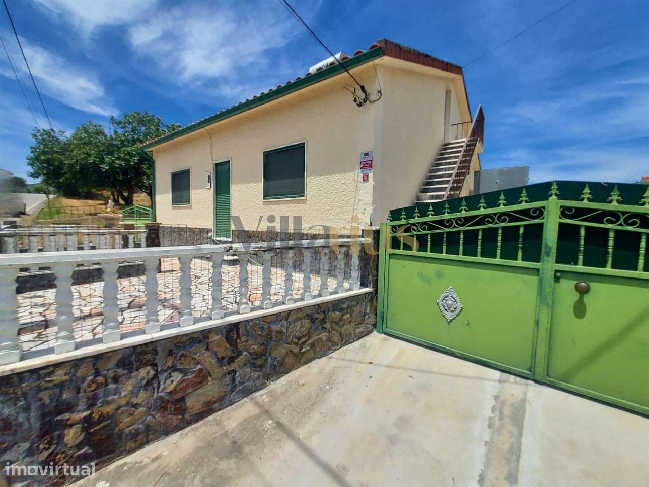 Moradia T2 com Piscina, Pomar e Garagens Duplas a 5 Minutos de Tomar | - Grande imagem: 2/25