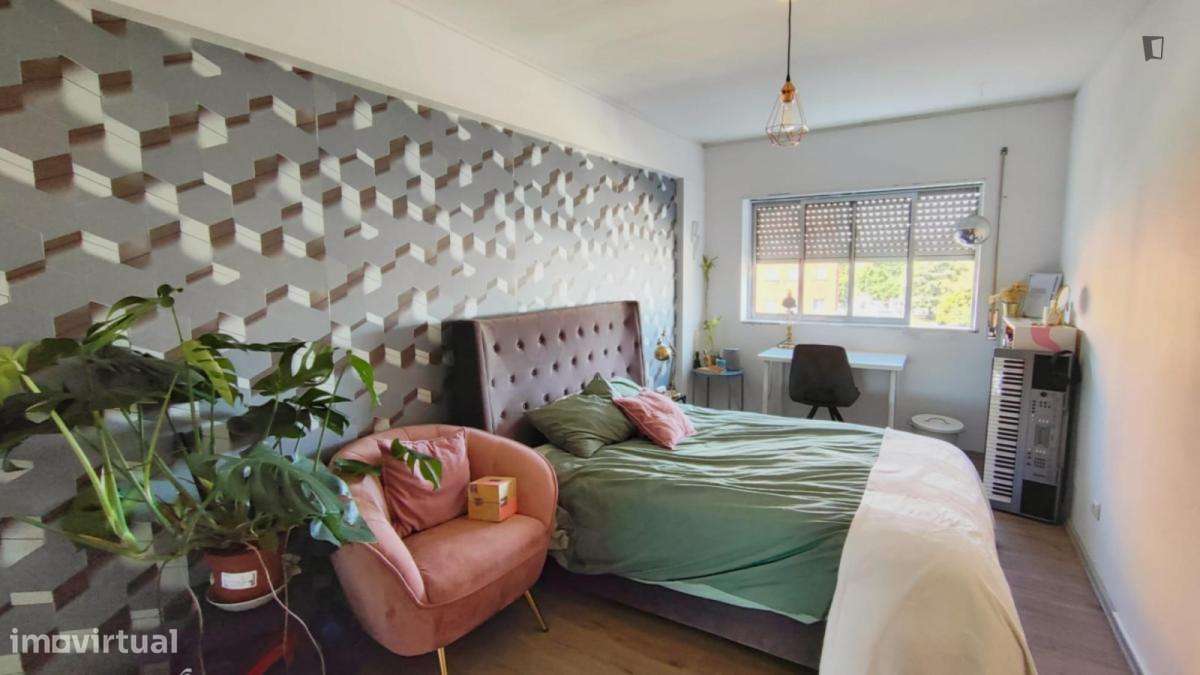 Quarto - localizado em Paranhos Porto - Grande imagem: 2/4