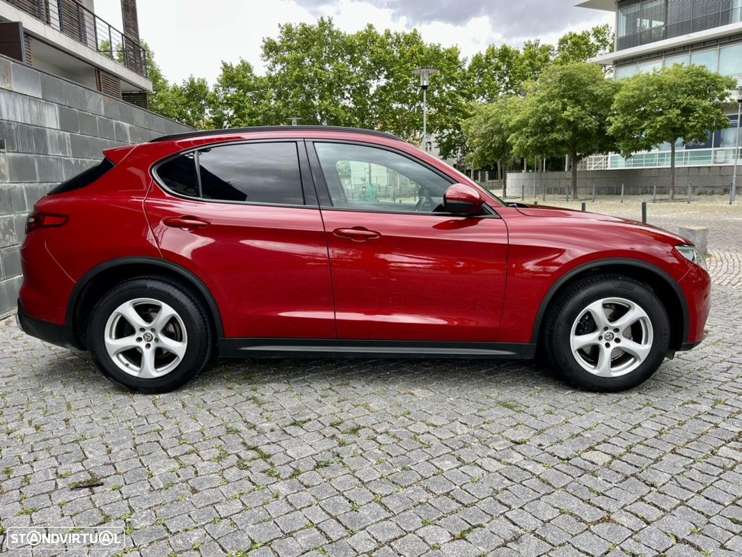 Alfa Romeo Stelvio 2.2 Diesel 16V AT8-Q4 Executive - 13