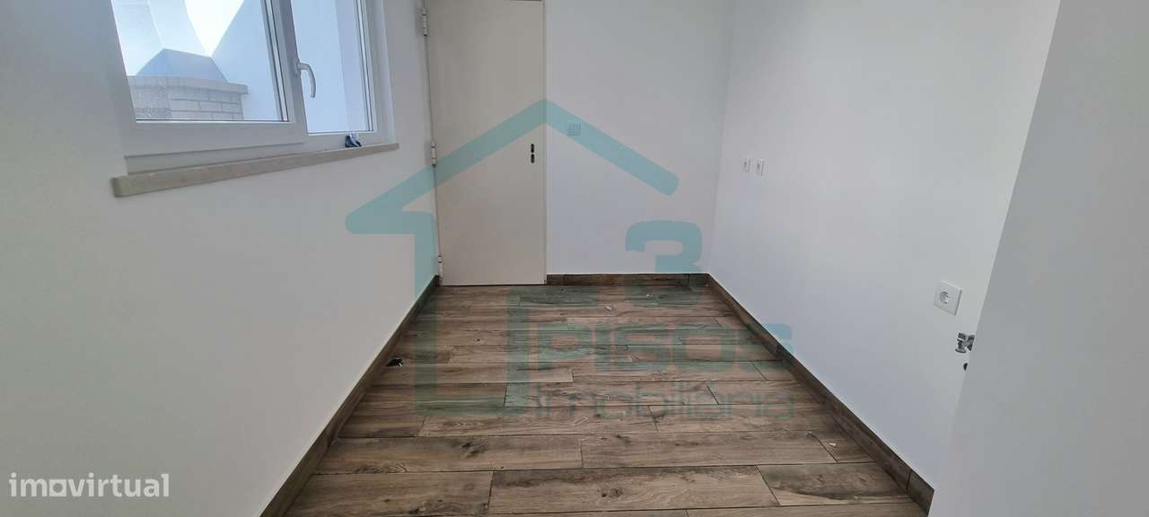 Moradia V4+1 com piscina - Costa da Caparica - Almada-17