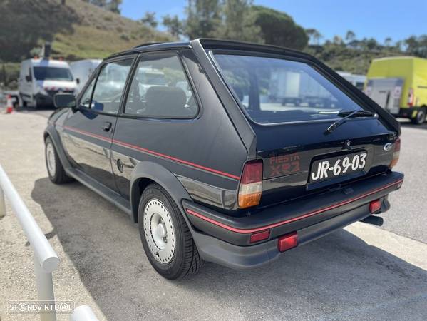 Ford Fiesta XR2 - 17