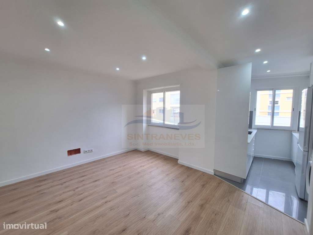 Magnífico T3 totalmente remodelado com varanda- Queluz-13