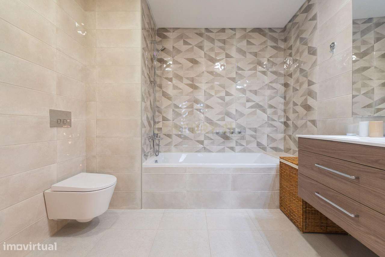 Moradia T3 localizada na aldeia de Cheleiros - Mafra-35