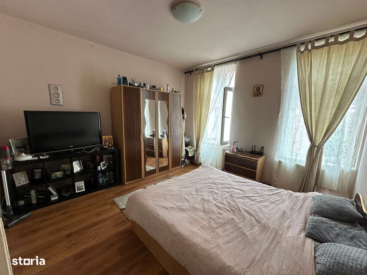 Apartament 4 camere , 92 mp { Metrou Universitate } - Imagine principală: 5/16