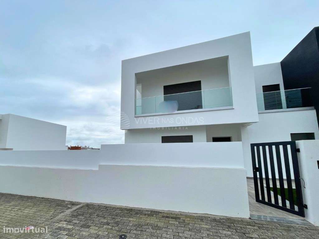 Moradia T4 geminada, com garagem, em Vale de Milhaços - Corroios. - Grande imagem: 5/51
