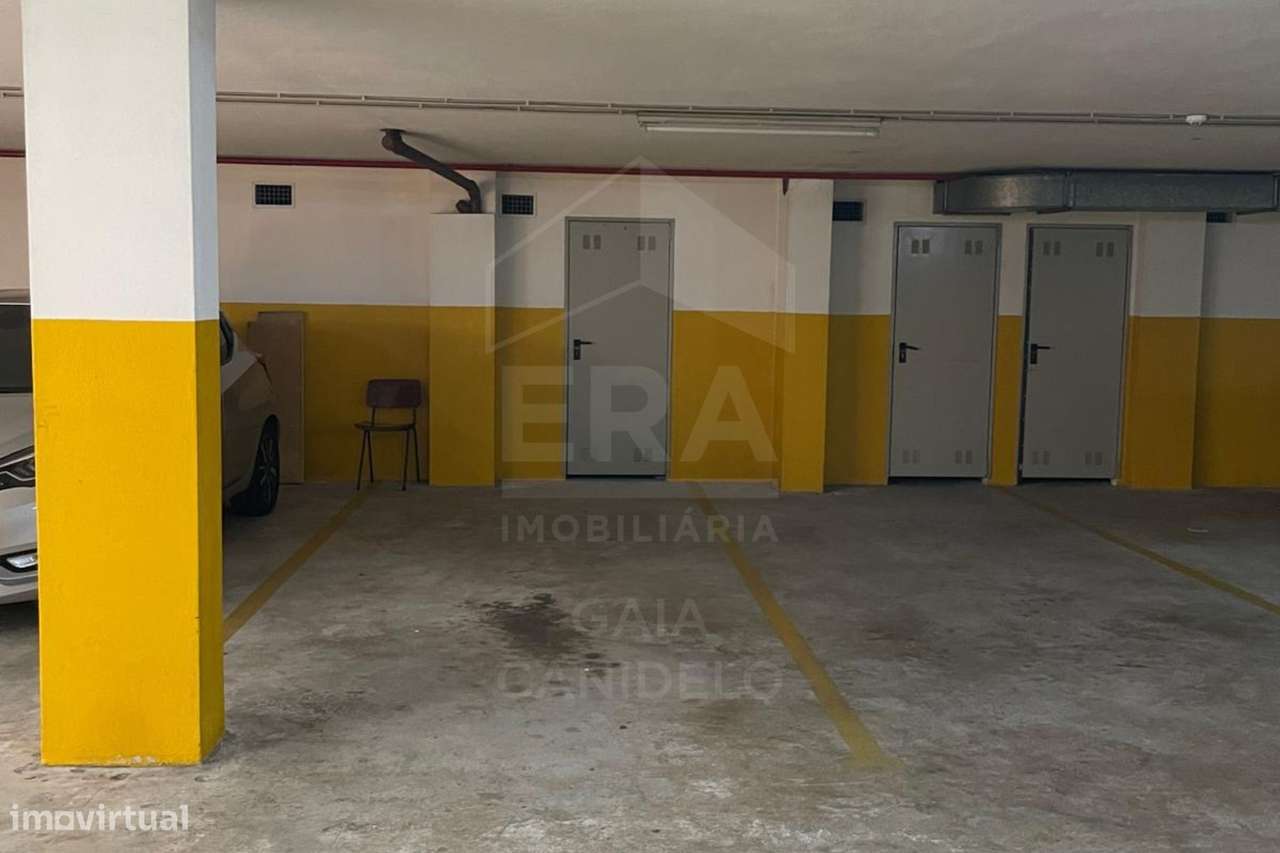 T2 em Condomínio Reservado no centro de Canidelo-17